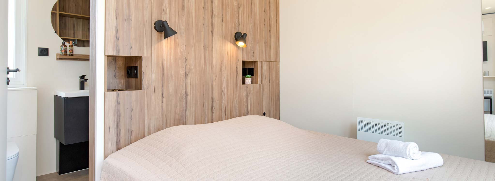 Nouveauté 2026 - Mobil-home VIP DUO – Luxe, intimité et spa de nage privé avec vue sur l’Esterel
