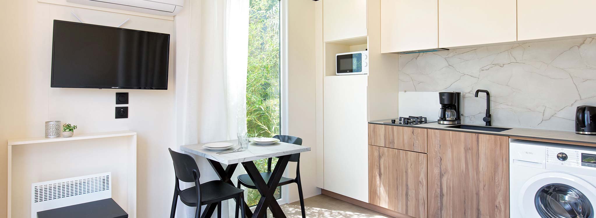 Nouveauté 2026 - Mobil-home VIP DUO – Luxe, intimité et spa de nage privé avec vue sur l’Esterel