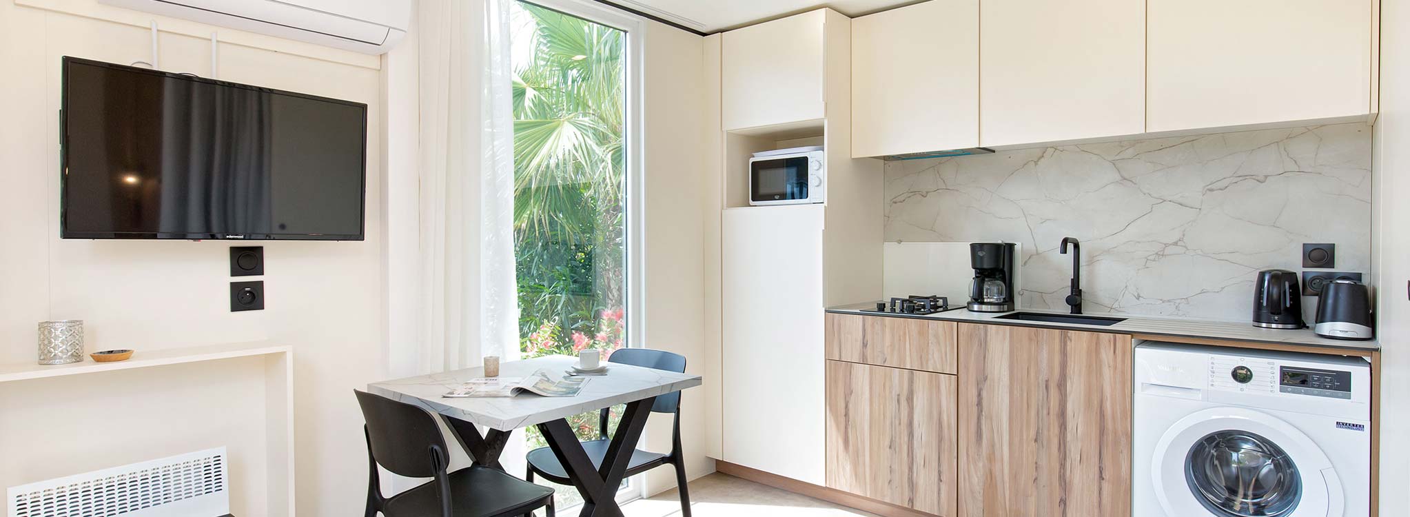 Nouveauté 2026 - Mobil-home VIP DUO – Luxe, intimité et spa de nage privé avec vue sur l’Esterel