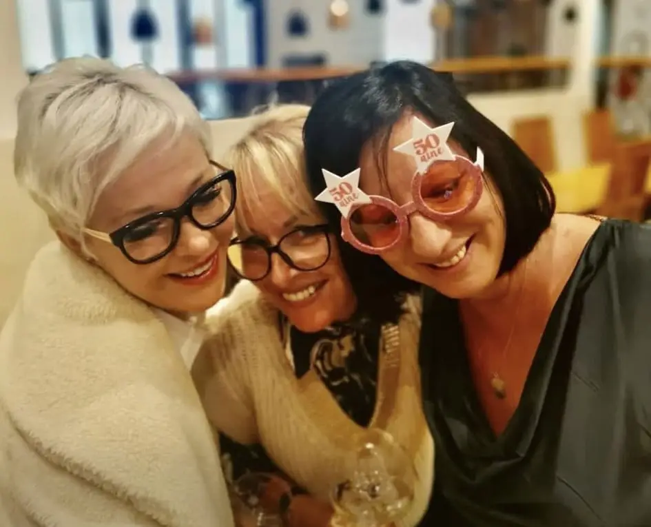 Aurore, Sabine et Véro, le trio d'Esterel Caravaning, lors des festivités des 50 ans du camping